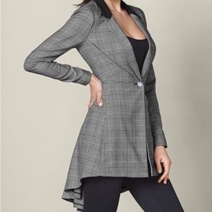 Print ruffle back blazer. Size 6. Venus brand.